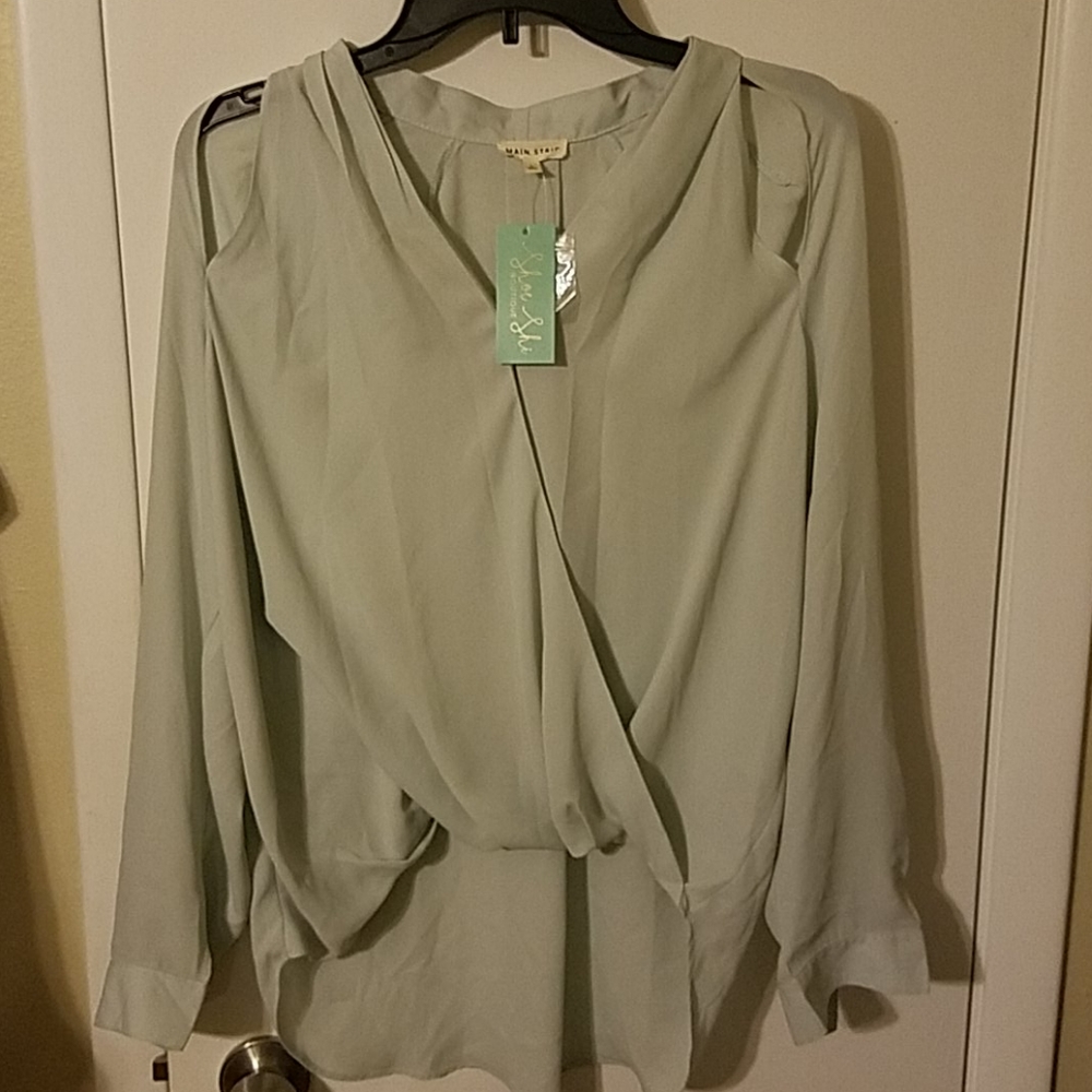 NWT Keyhole Blouse
